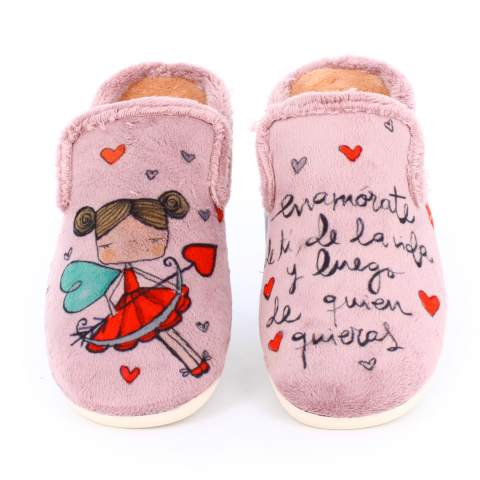 Zapatilla de Casa Everest...